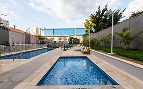 706 - Apto com piscina Prox Brás e Centro